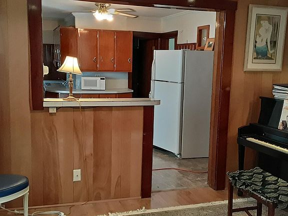 Living room/ Eat in Kitchen