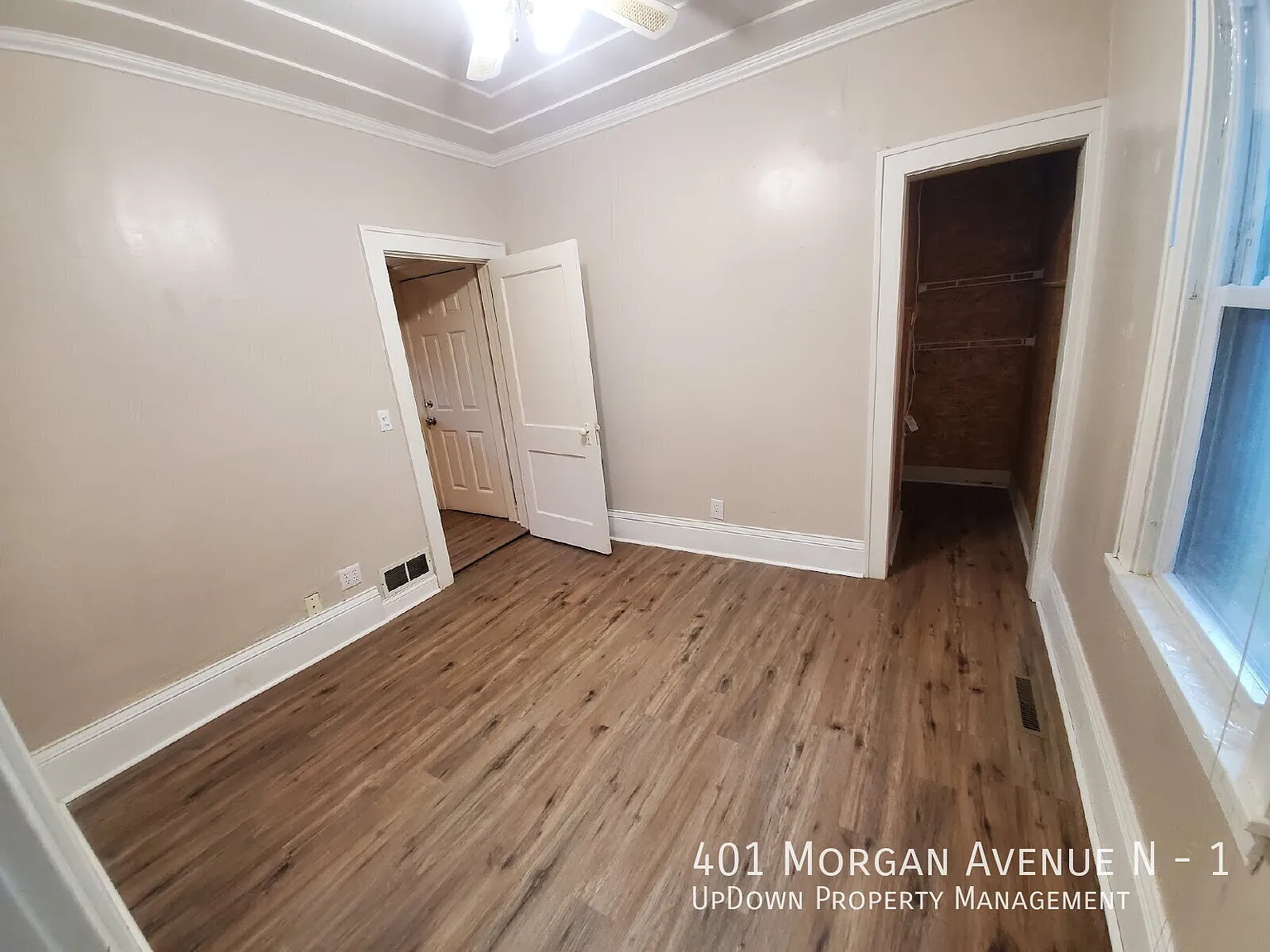 2BR 1bath Duplex Unit in Minneapolis With Laundry, AC & Garage — Photo 3