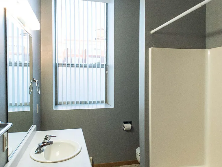 411 Broadway N #102 — Photo 3