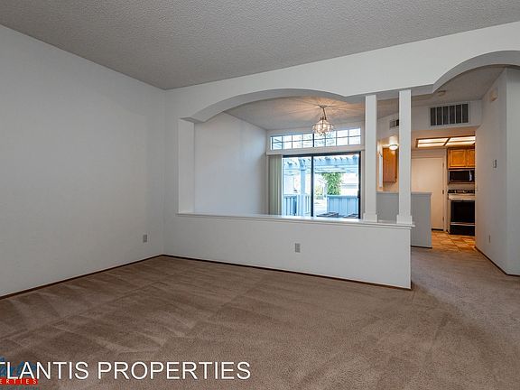 5th image of 464 Mountain Laurel Ct