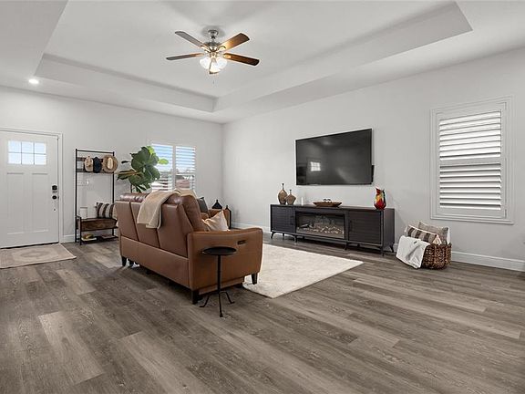 2nd image of 3881 Phillips Rd