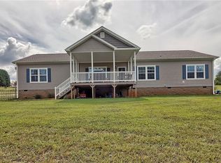 214 Flint Hill Dr, Pickens, SC 29671
