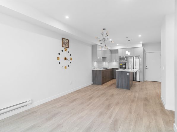 2 bedroom rental in Surrey — photo 5