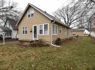 2007 SW Randolph Ave, Topeka, KS 66604