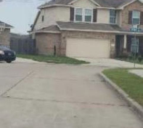 Exterior Neighborhood (street photo)