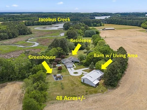 6078 Harmantown Rd, Machipongo, VA 23405