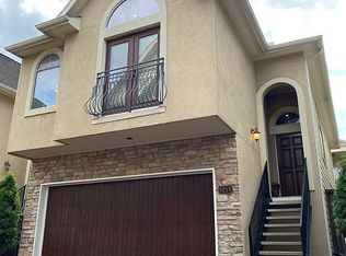 5218 Washington Ave, Houston, TX 77007