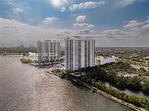 4th image of 17301 Biscayne Blvd #Penthouse 6