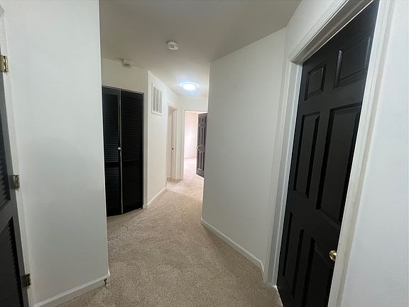 3rd image of 1027 Treeland Way