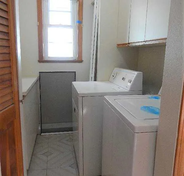 Leyden St — Photo 14