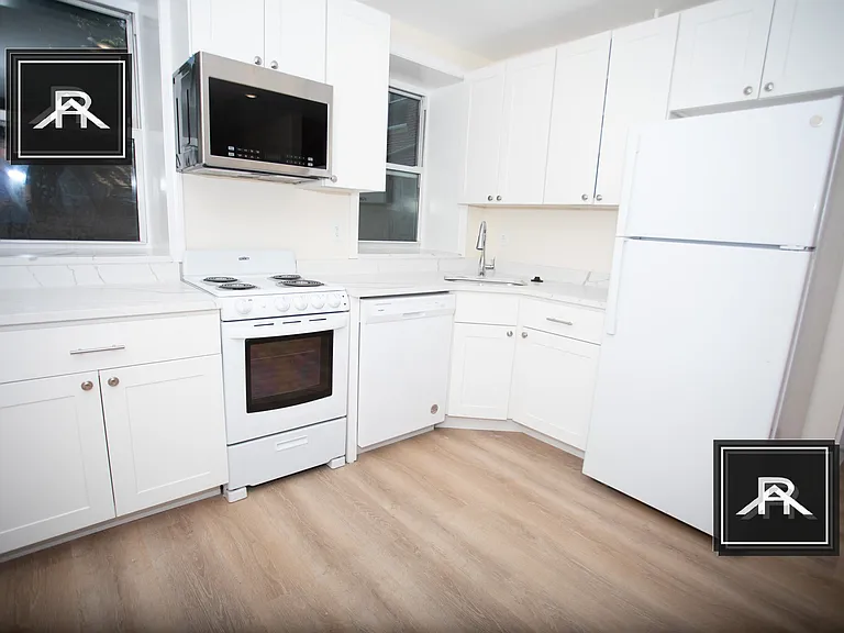 387 Harvard St #2 — Photo 1