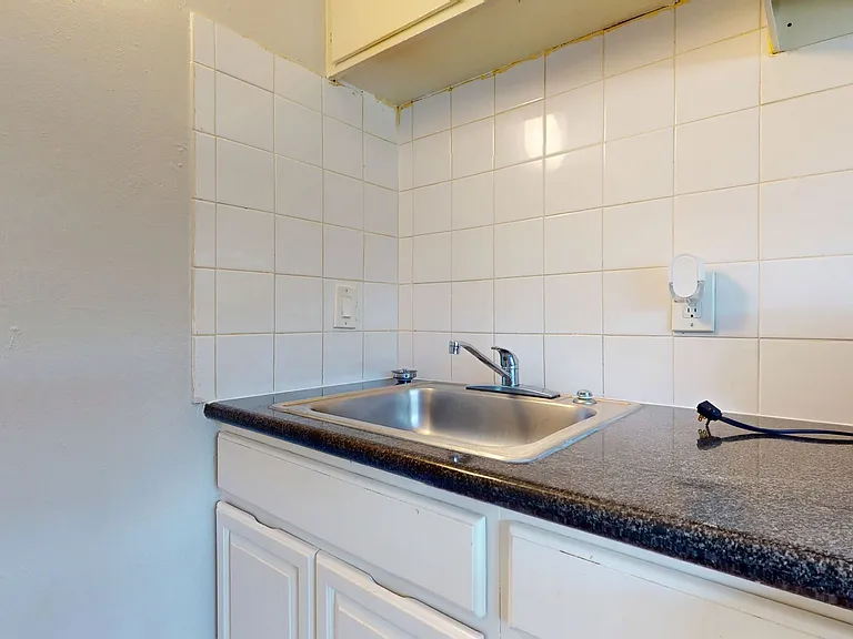2268-2274 E 15th St — Photo 6