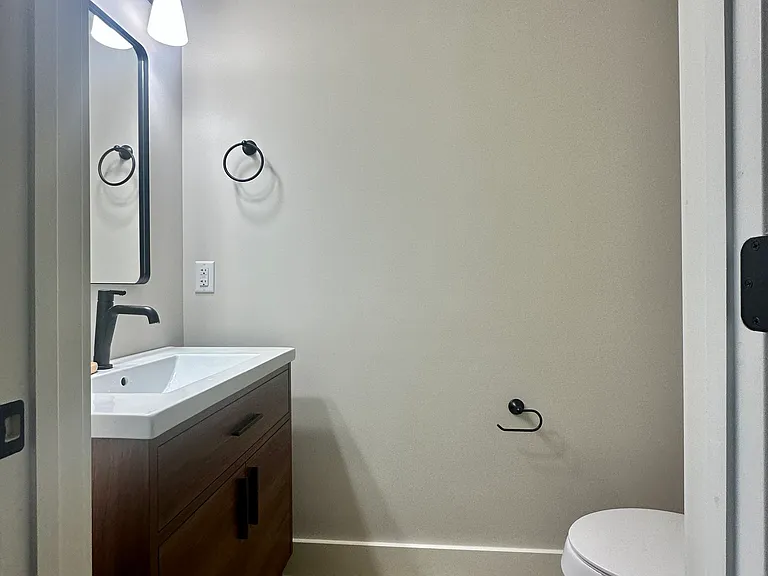 15 Vine St NE #15 — Photo 16