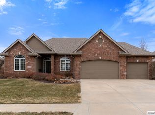 2015 S 193rd St, Omaha, NE 68130