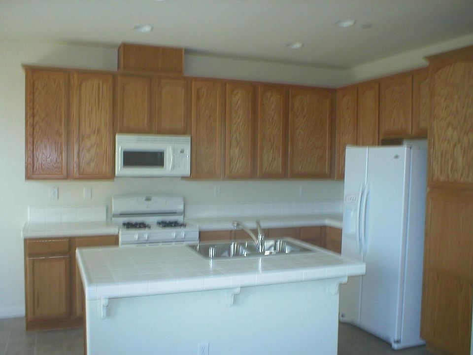 2nd image of 2403 Ferry Cir