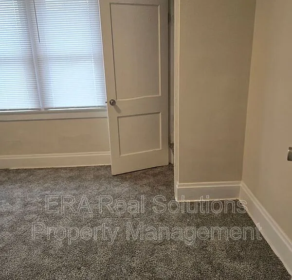 587 S Burgess Ave — Photo 14