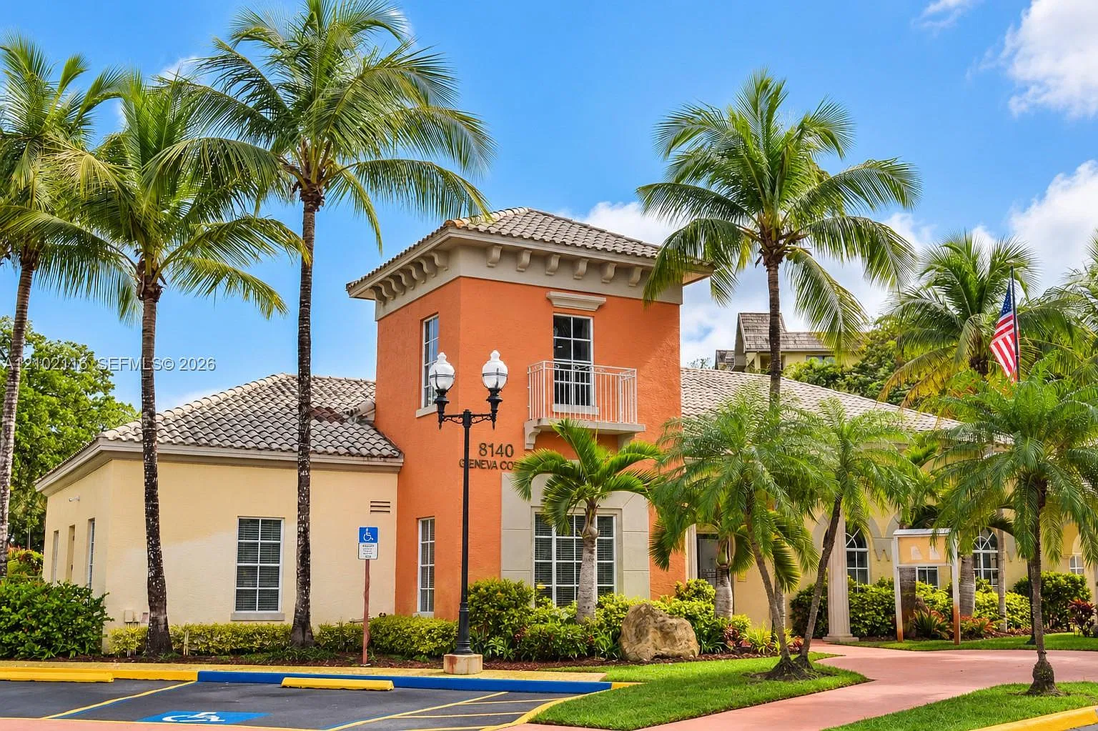 Las Vistas At Doral Condo — Photo 1
