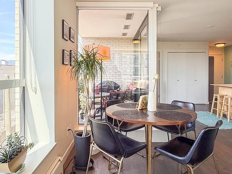 189 Keefer St #505 — Photo 14