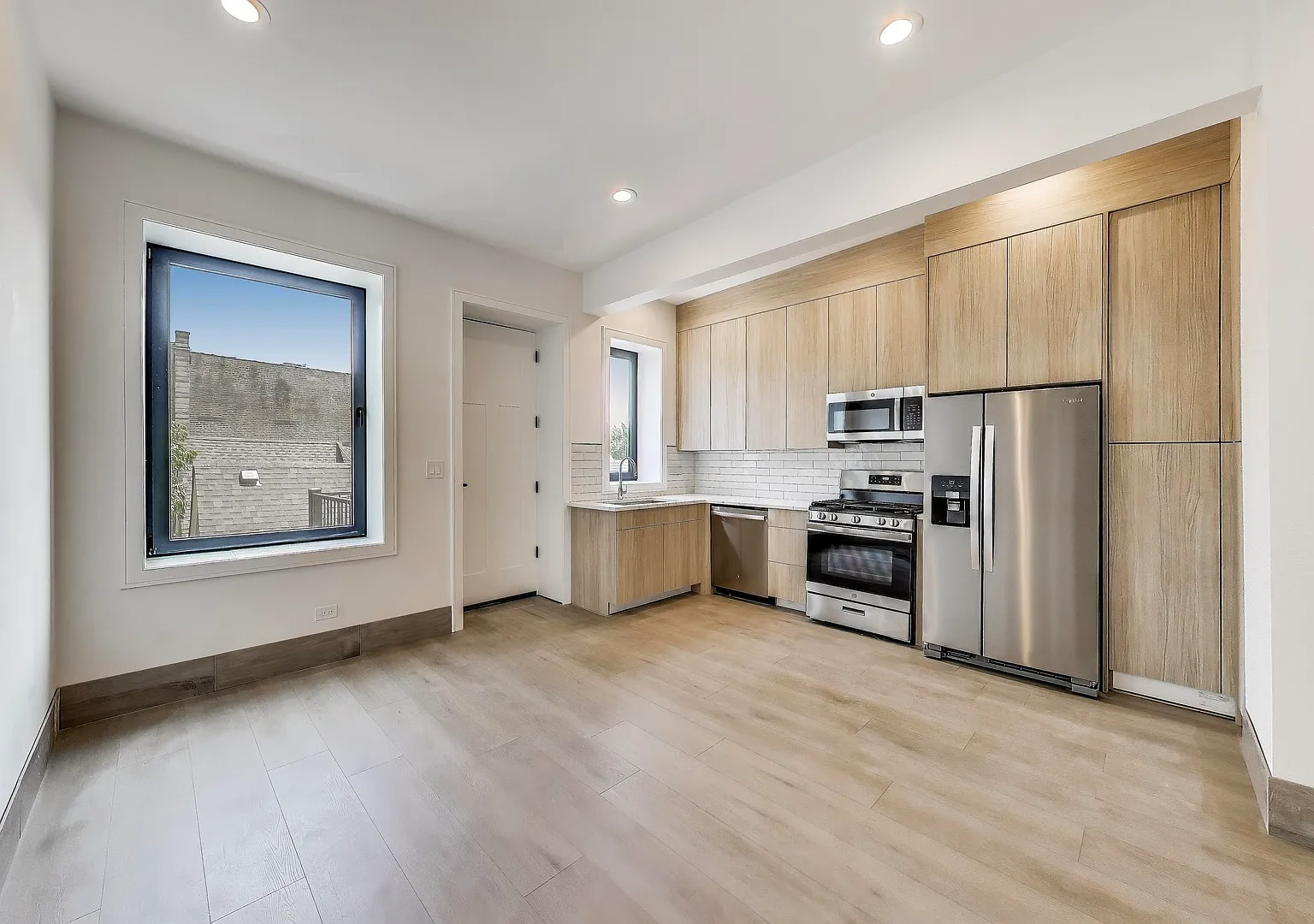 2 bed, 900 sqft, $2,490 — Photo 3