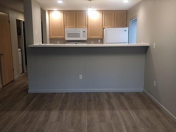 3rd image of 4300 NE 55th St APT 1