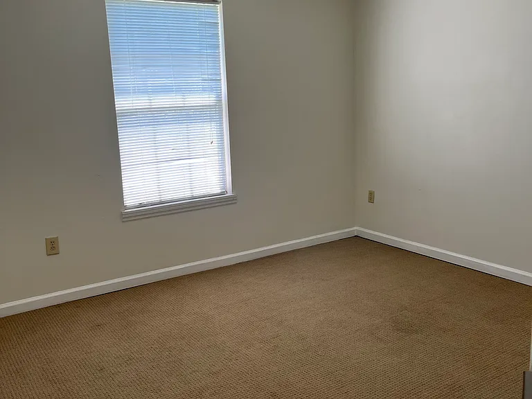 136 Noah Ln — Photo 9