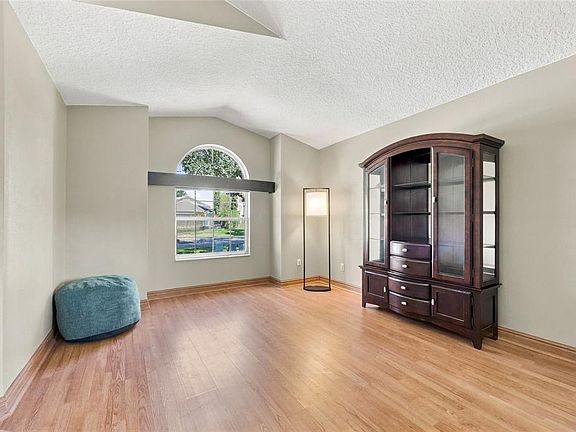 5th image of 1118 MAIDENMOOR ROAD