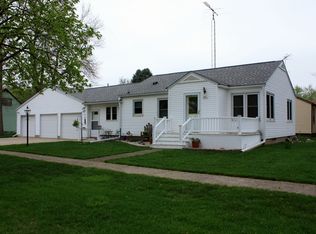 605 6th Ave SW, Hampton, IA 50441