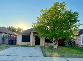 220 Ocean Dr, Laredo, TX 78043
