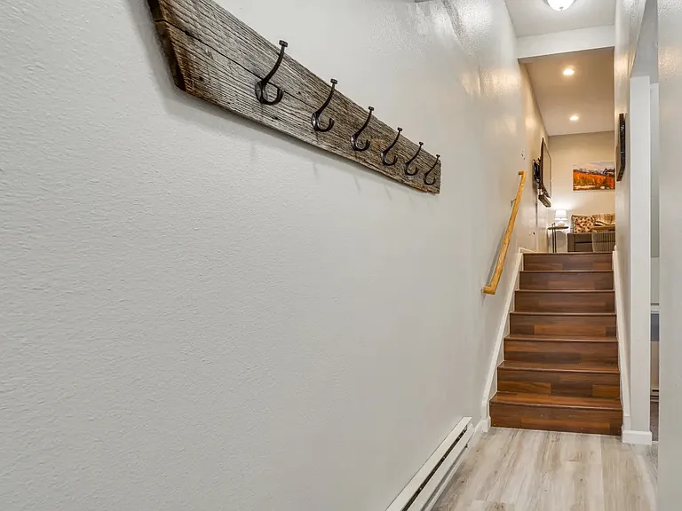 15 Granite St — Photo 3