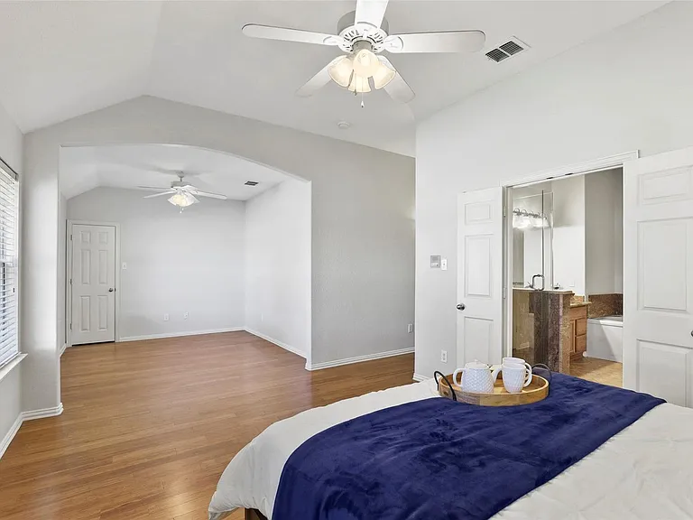 11086 Mansfield Dr — Photo 13
