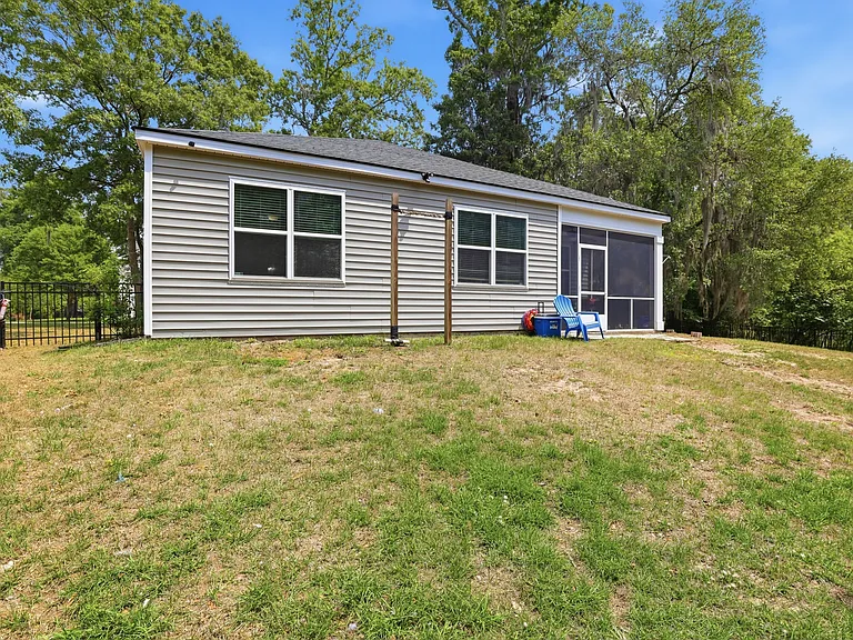 4864 Breeze Way — Photo 30