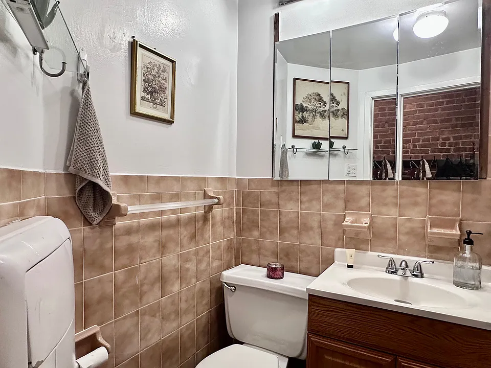 213 W 71st St #3-B