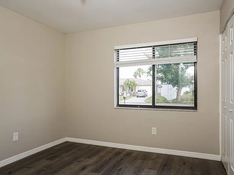 5362 Trekell St — Photo 10