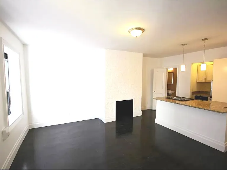 72 University Pl #5E — Photo 8