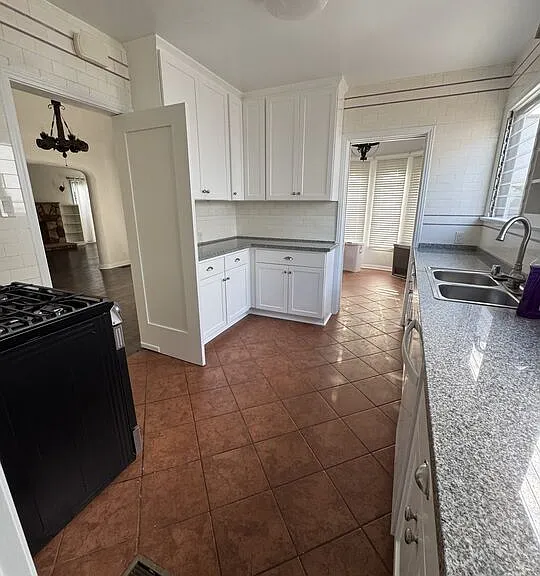 326 N La Jolla Ave — Photo 16