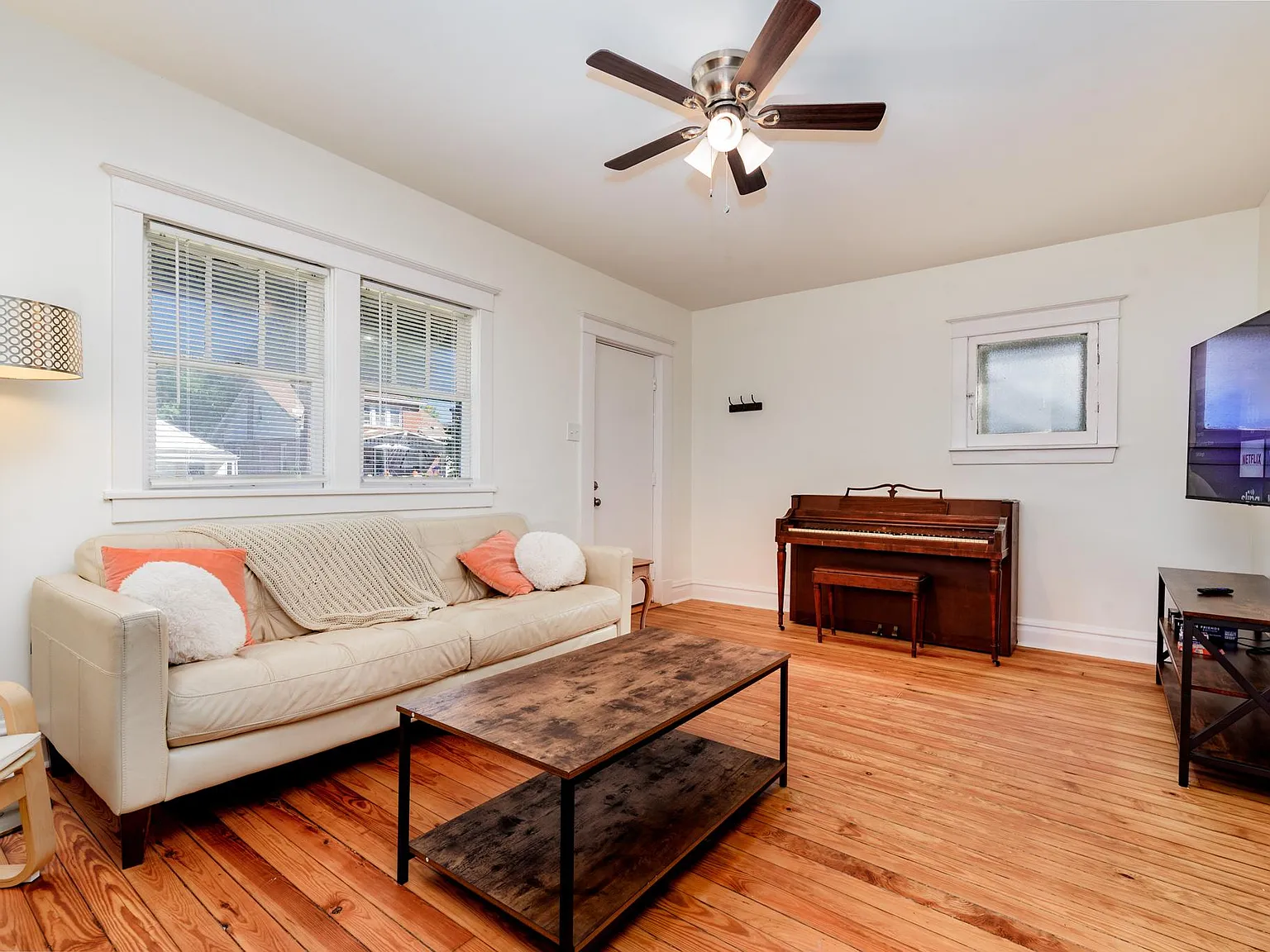 3 bed, 1320 sqft, $4,000 — Photo 4