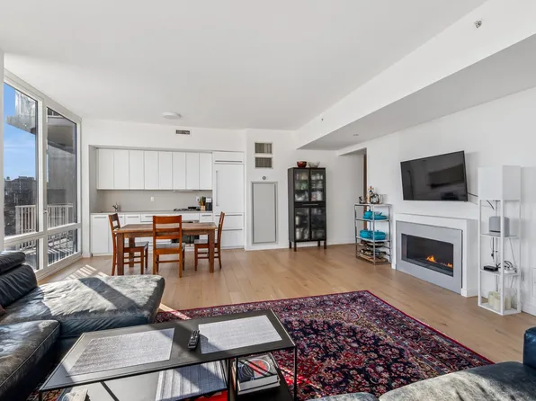 340 East 23rd Street PH3D image 2 of 18