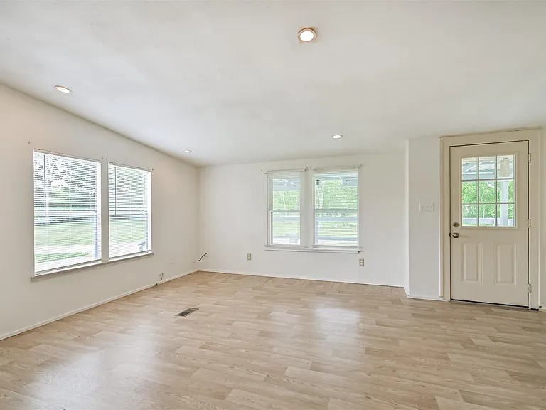 1749 Max Rd #4 — Photo 6