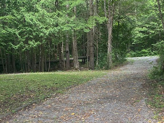 4th image of 94 Everett Rd