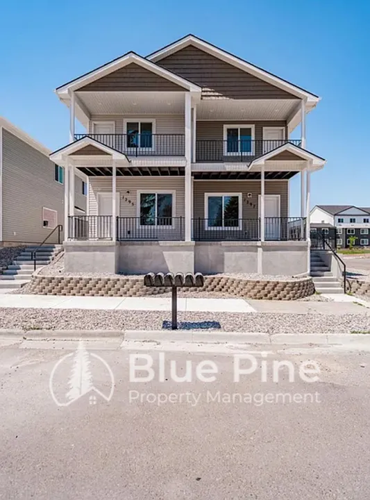 1295 Bear Ave