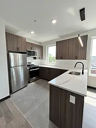 138 Mallory Avenue, #401