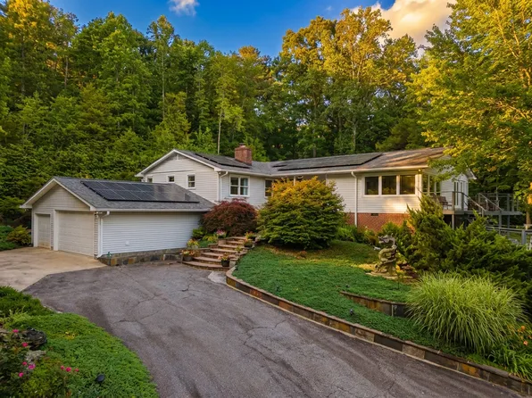 41 Lake Ridge Dr, Greenville, SC 29611