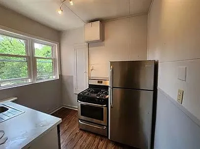 551 W 8th St #2 — Photo 12