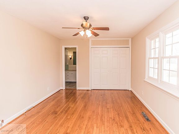 5th image of 1721 Dogwood St