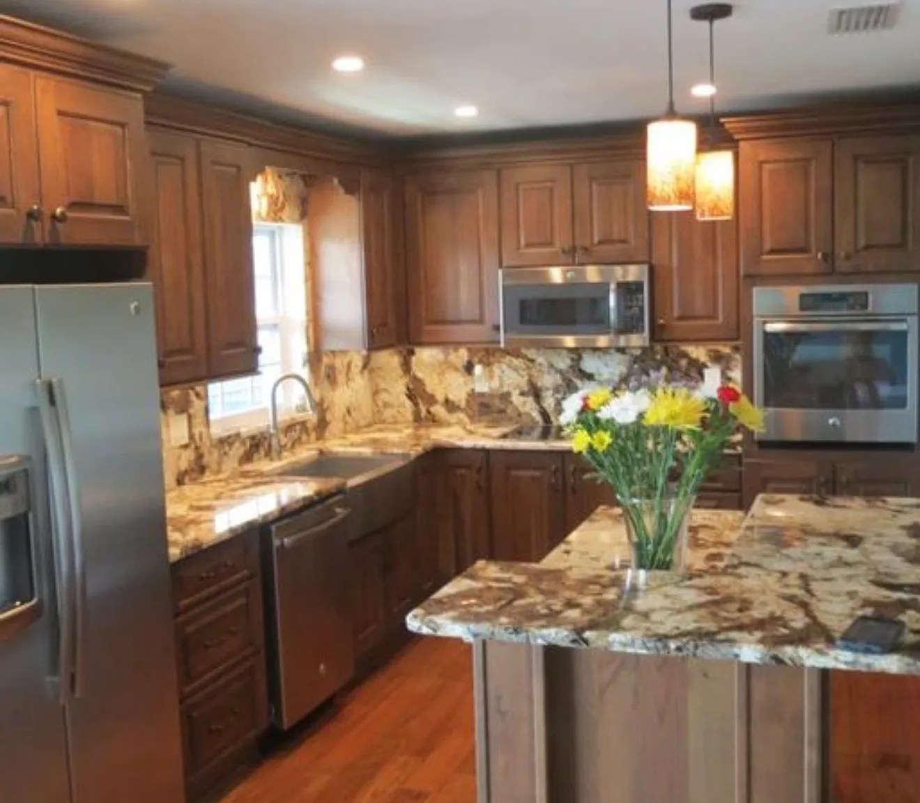 2 bed, 1100 sqft, $2,700 — Photo 1