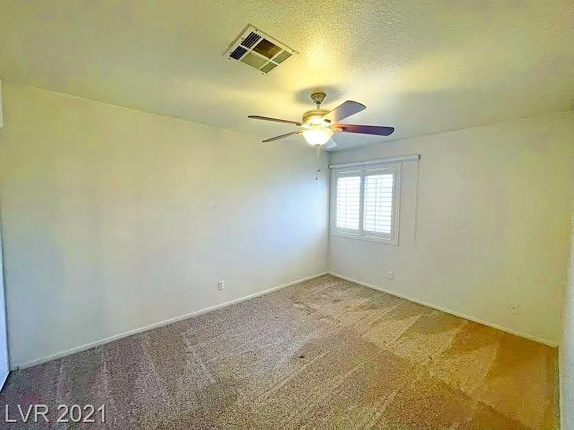 5 bed, 2493 sqft, $2,600 — Photo 3