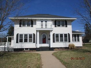 906 E 4th Ave, Norway, MI 49870