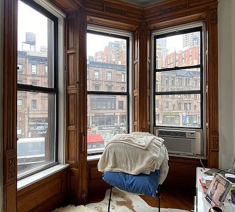 3rd image of 141 W 72nd St #2F