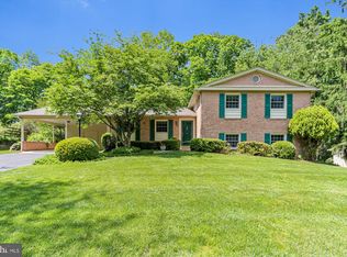 8104 Cindy Ln, Bethesda, MD 20817
