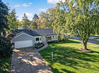 332 El Paso Ln, Carol Stream, IL 60188